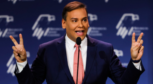 Congresso dos EUA cassa mandato de George Santos
