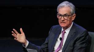 Powell diz que Fed deve agir "com cuidado" em meio a riscos "mais equilibrados"