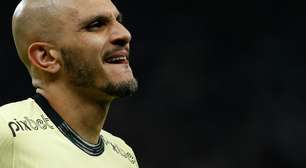 Fábio Santos se despede do Corinthians em jogo contra o Inter