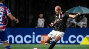 Vasco volta a ter formação defensiva que sofreu menos gols no Brasileirão