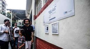 Marcelo, do Fluminense, recebe homenagem no colégio onde estudou na infância
