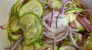 Esse ceviche de abobrinha acompanha tudo muito bem