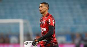 Esquecido no Flamengo, goleiro Santos entra na mira do Botafogo para 2024