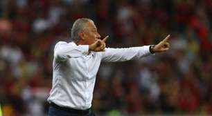 Tite cita G4 como objetivo do Flamengo e elogia Varela: 'Fez um grande jogo'