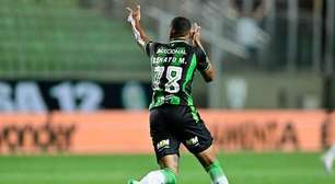 Atacante do América-MG explica polêmica envolvendo suposto pix após jogo contra o Bahia