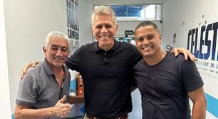 Com visita de ídolos ao CT, Cruzeiro finaliza preparação para duelo contra o Palmeiras