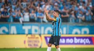 De saída do Grêmio, Suárez se aproxima de acerto com time de Messi, afirma jornal norte-americano