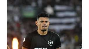 Defensor badalado do Flamengo pode ser parceiro de Tiquinho Soares no Botafogo: "R$ 10,6 milhões"