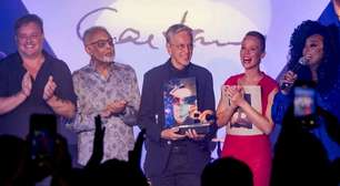 Caetano Veloso recebe o Prêmio UBC ao lado de grandes nomes da MPB
