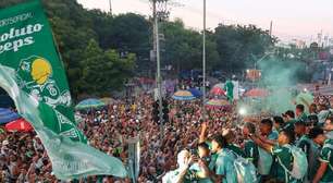 Palmeiras é recebido com festa no CT e provoca Santos e Botafogo