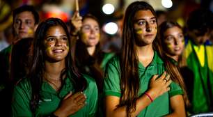 Festa das nações na abertura da 52ª edição do Mundial da Juventude de Vela