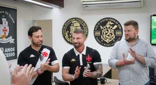 Pedrinho emociona-se após vitória do Vasco e mostra atividade nos bastidores