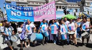 "Não mexa com meus filhos"; a ONG que apoiou Milei e pede o retorno da criminalização do aborto