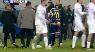 Campeonato turco é suspenso após presidente de clube dar soco no rosto de árbitro