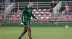 Felipe Melo detona jornal inglês que ironizou faixa etária da equipe do Fluminense: 'Idiotas'