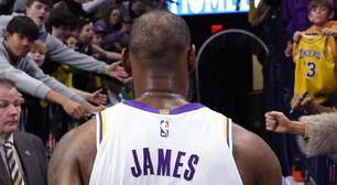 Lebron James faz 40 pontos na vitória dos Lakers e Splash Brothers voltam a brilhar pelos Warriors