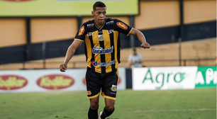 Corinthians negocia com zagueiro Adriano Martins, do Novorizontino