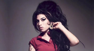 Pai de Amy Winehouse decide processar amigas da cantora