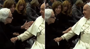 Fernanda Montenegro e Fernanda Torres se encontram com Papa Francisco no Vaticano