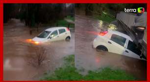 Homem se arrisca e salva mãe e filha de carro que afundava em enchente no Reino Unido