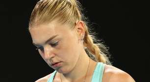 Algoz de Bia Haddad Maia leva surra e é eliminada no Australian Open