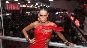 Carnaval: Deborah Secco curte ensaio do Salgueiro com look sensual