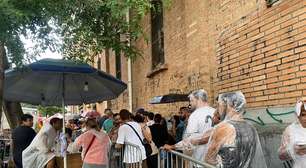 'Humilhados na chuva': foliões encaram temporal e filas no 2º dia de ensaio do bloco Baixo Augusta