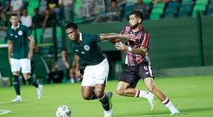 Goiás vence Anápolis com gol no segundo tempo e assume liderança do Goianão