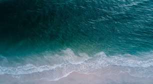 Segurança e qualidade da água marcam praias do Brasil com selo Bandeira Azul
