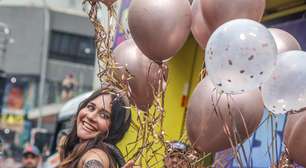 Alessandra Negrini aposta em look decotado para festa de debutante do Baixo Augusta; veja fotos
