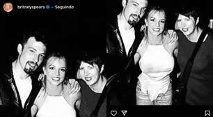 Britney Spears revela ficada com Ben Affleck em publicação no Instagram: 'Olha eu sendo fofoqueira'