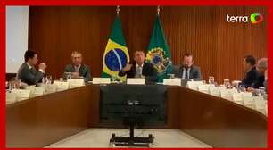 Bolsonaro defendeu golpe sem armas em reunião ministerial em 2022: 'Não é dar tiro'