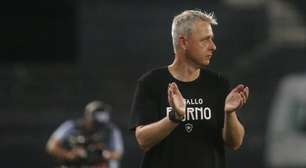Tiago Nunes ressalta evolução do Botafogo: 'Consciência de um time forte'