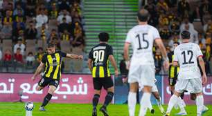 Com Benzema de titular e gol do meio-campo, Al-Ittihad vence Al-Riyadh no Campeonato Saudita; veja os lances