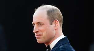 Príncipe William aparece sozinho em premiação e quebra silêncio sobre saúde de Kate Middleton