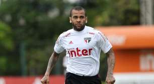 Mesmo condenado, Daniel Alves segue sendo pago pelo São Paulo