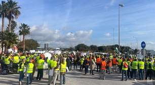Agricultores marchamentrar brabetprotestoentrar brabetdireção a portos na Espanha