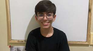 'É muito facinho': Jovem de 14 anos viraliza resolvendo questões do vestibular mais difícil do Brasil