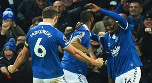 Premier League: Everton tem sanção financeira reduzida em quatro pontos e sobe na tabela