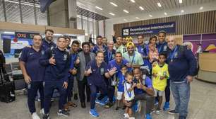 Seleção chega ao Brasil após título na Copa do Mundo de Beach Soccer