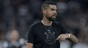 António Oliveira elogia desempenho do Corinthians mesmo com a derrota