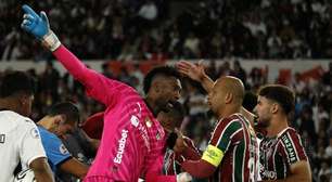 Torcedores da LDU provocam Fluminense com faixa em avião; veja o vídeo