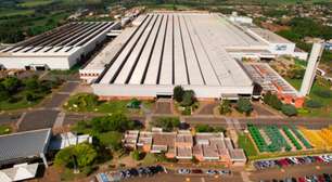 John Deere suspende produção em fábrica para evitar demissões em massa no RS