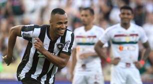 Botafogo vence e torce por tropeço do Vasco para avançar no Carioca