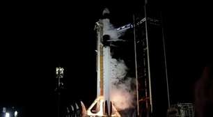 SpaceX e NASA lançam foguete com tripulantes para missão espacial de seis meses