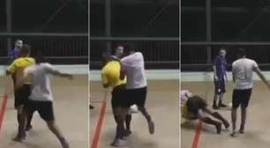 Árbitro é agredido após expulsar jogador em partida de futsal; veja vídeo