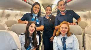 Comandante apresenta tripulação 100% feminina durante voo aos passageiros: "É motivo de honra"