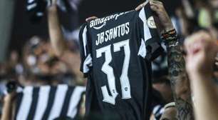 Júnior Santos assume papel de Tiquinho e vira a cara do Botafogo em 2024