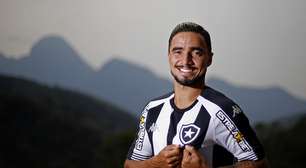 Após oito meses sem ser relacionado, Rafael celebra volta e se declara ao Botafogo