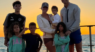 Cristiano Ronaldo aproveita folga em resort luxuoso com família